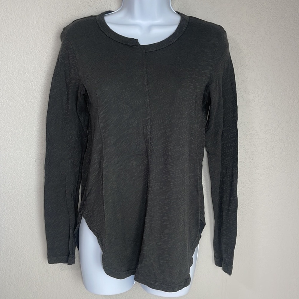 Left of Center Women's Long Sleeve Top Size XS